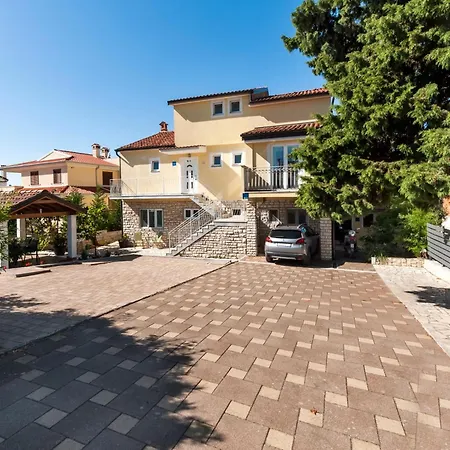 Apartman & Anita